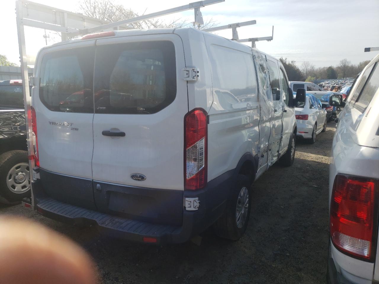 Photo 4 from auction – 2017 FORD TRANSIT T- with VIN 1FTYR1ZM7HKA74679