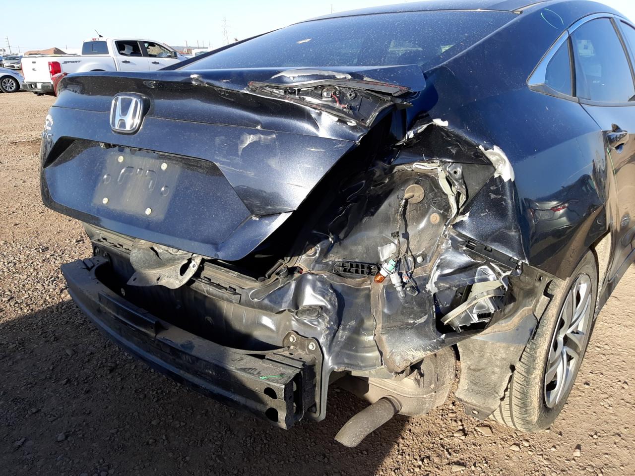 Photo 9 from auction – 2016 HONDA CIVIC LX with VIN 19XFC2F54GE031043