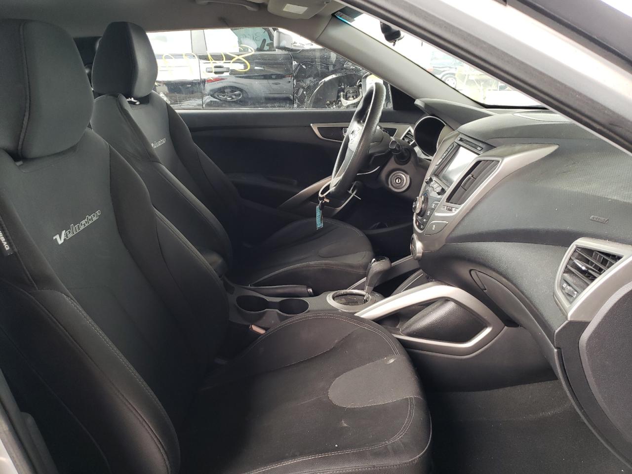 Photo 5 from auction – 2012 HYUNDAI VELOSTER with VIN KMHTC6AD8CU046516