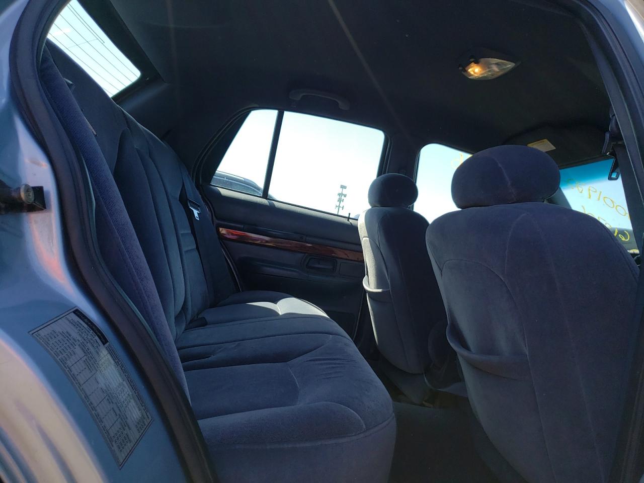 Photo 6 from auction – 2002 MERCURY GRAND MARQ with VIN 2MEFM74W42X618706
