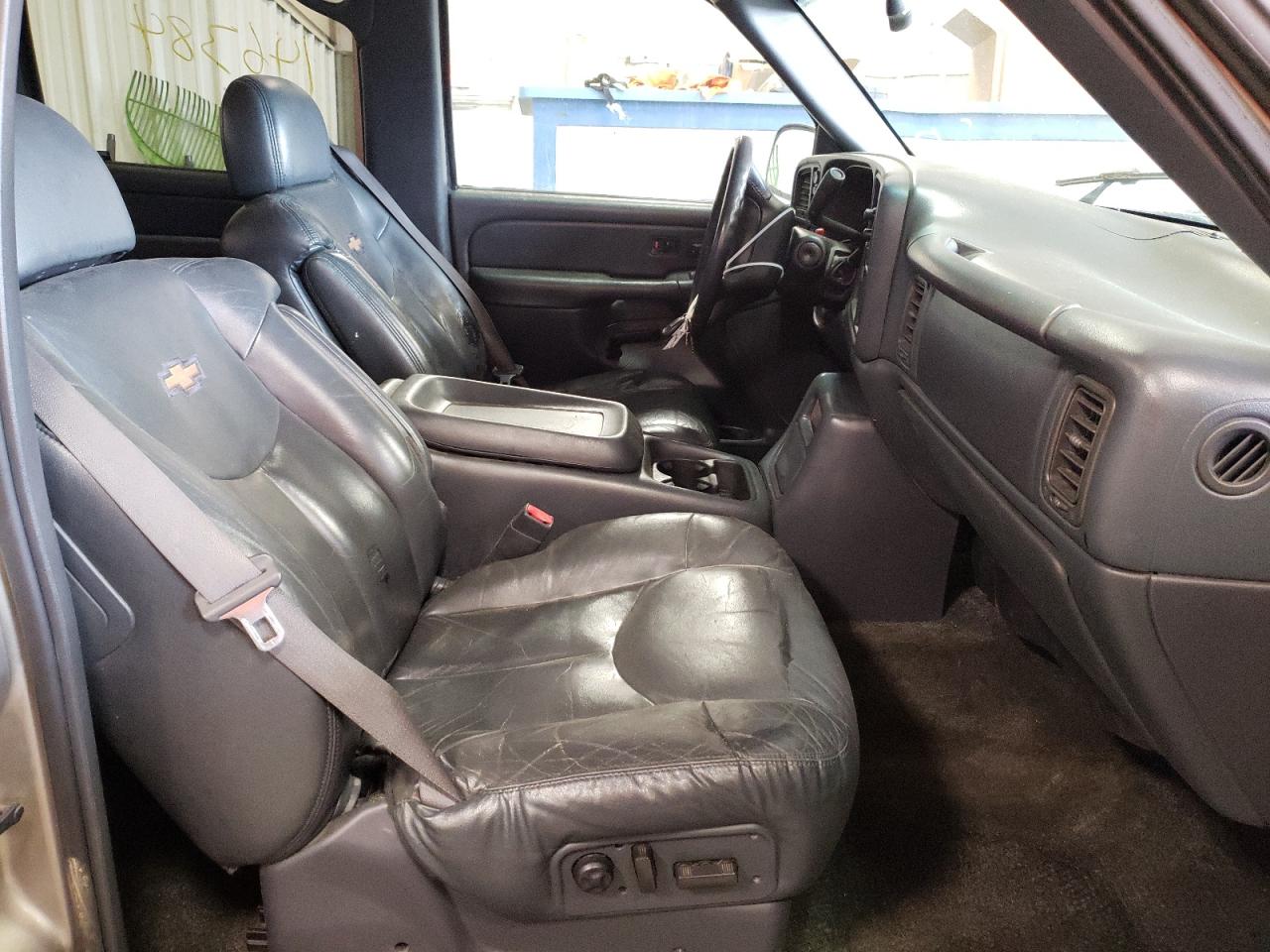 Photo 5 from auction – 2002 CHEVROLET AVALANCHE with VIN 3GNEK13T42G291829