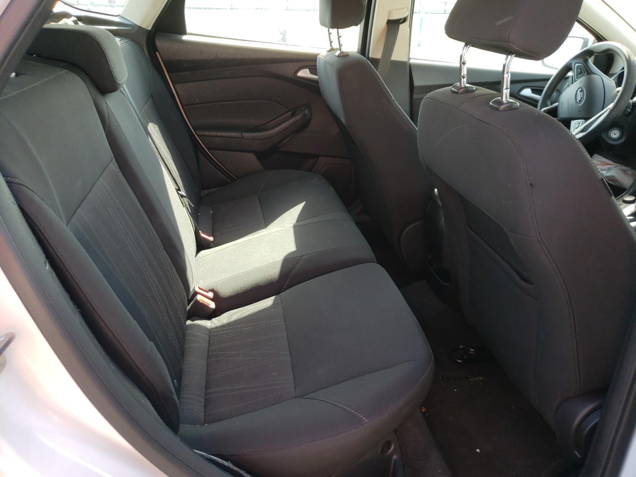 Photo 6 from auction – 2016 FORD FOCUS SE with VIN 1FADP3K22GL221823