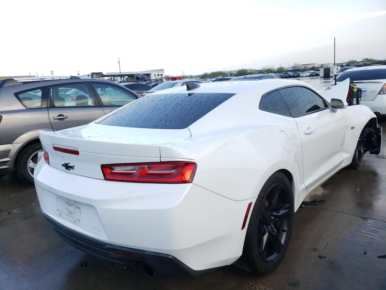 Photo 4 from auction – 2017 CHEVROLET CAMARO LT with VIN 1G1FB1RX4H0137151