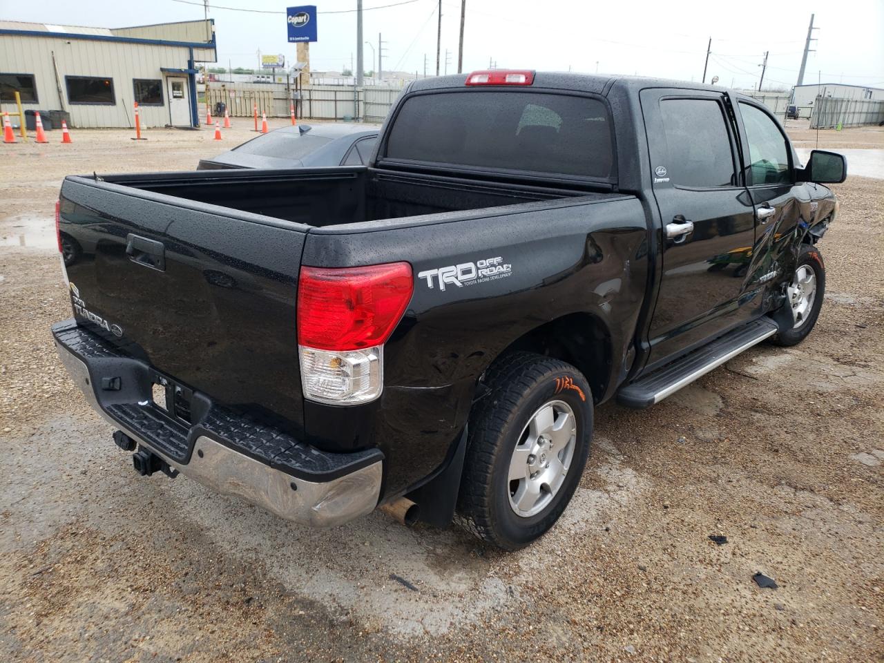 Photo 14 from auction – 2011 TOYOTA TUNDRA with VIN 5TFFY5F18BX110563