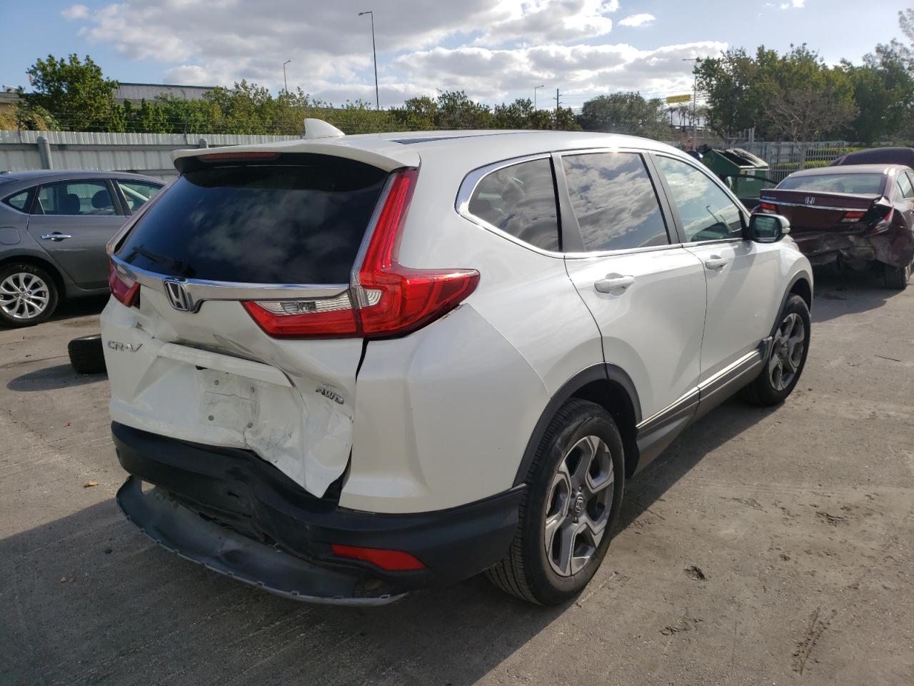 Photo 4 from auction – 2017 HONDA CR-V EXL with VIN 2HKRW2H87HH652026