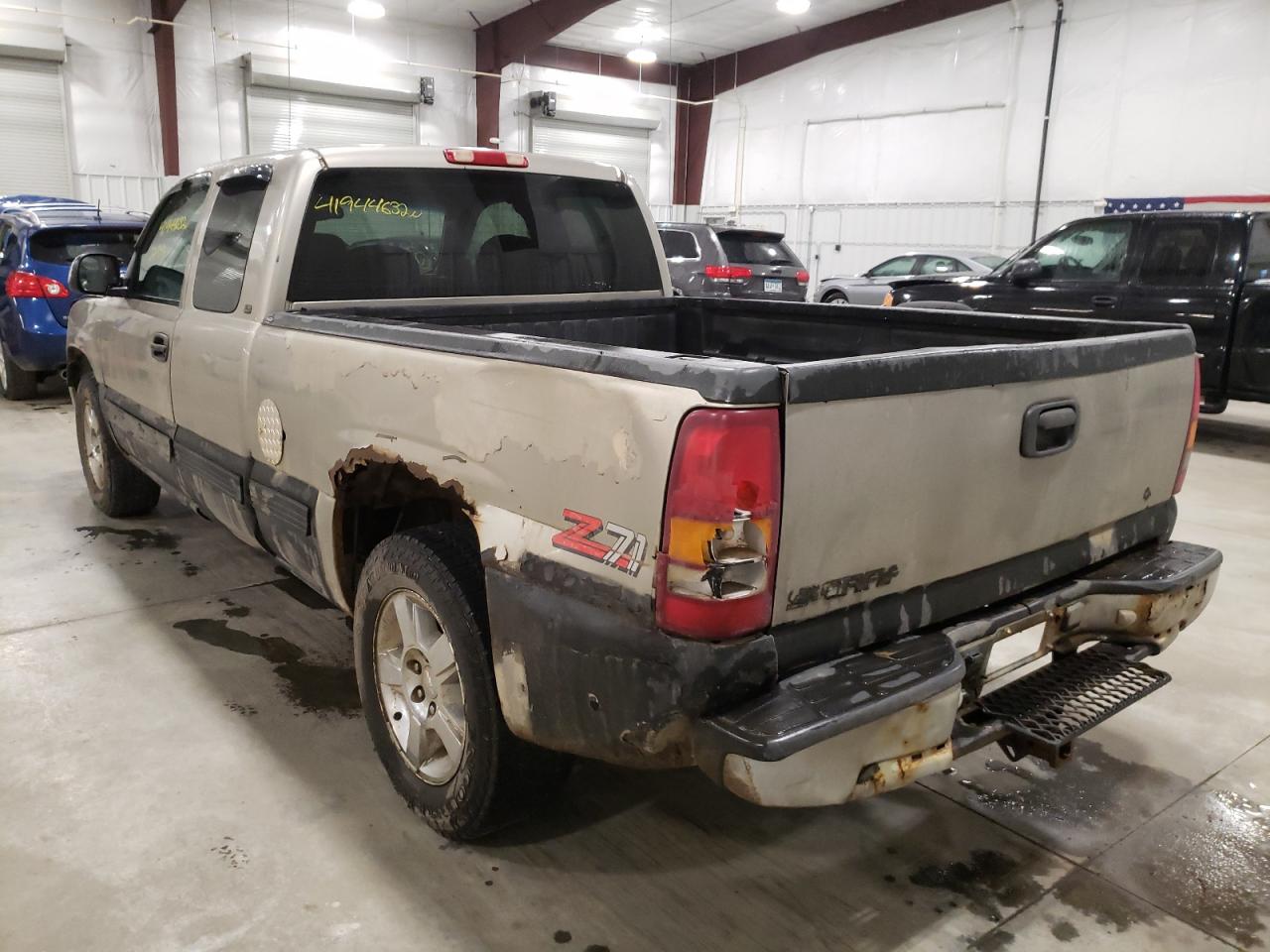 Photo 3 from auction – 1999 CHEVROLET SILVERADO with VIN 1GCEK19T5XE108565