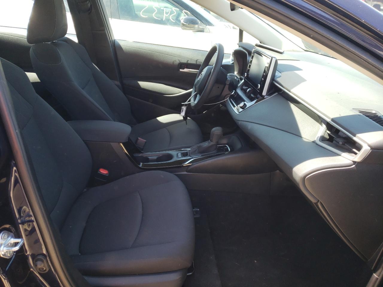 Photo 5 from auction – 2020 TOYOTA COROLLA LE with VIN 5YFEPRAE3LP109188