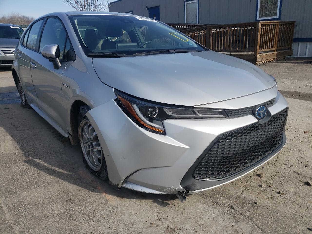 TOYOTA COROLLA LE 2020 with VIN JTDEBRBE9LJ001126 - Photo from auction