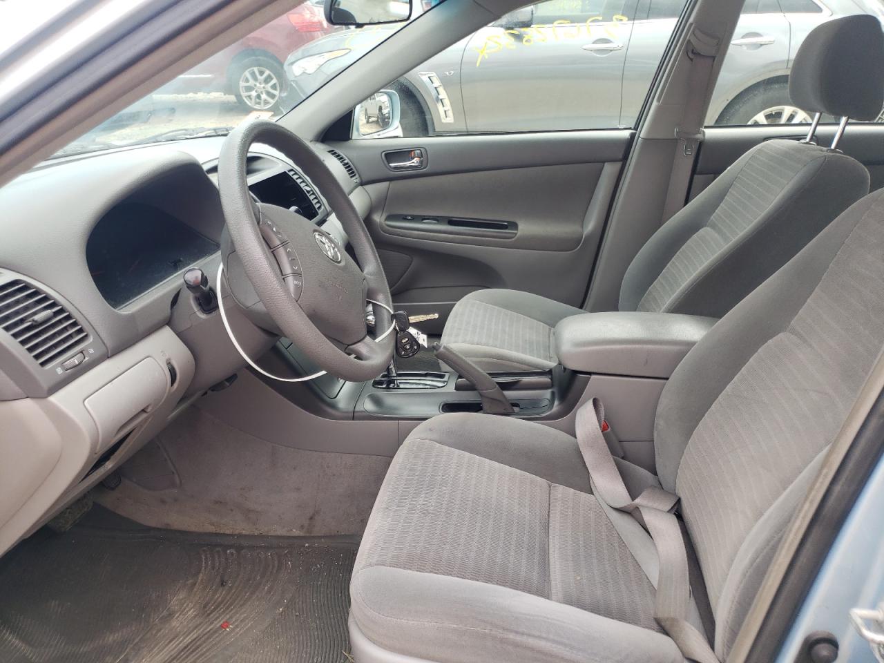 Photo 5 from auction – 2005 TOYOTA CAMRY LE with VIN 4T1BE32K85U635022