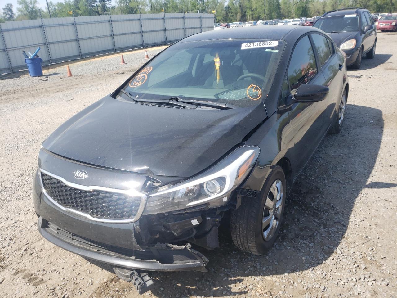 Photo 2 from auction – 2017 KIA FORTE LX with VIN 3KPFK4A74HE093891