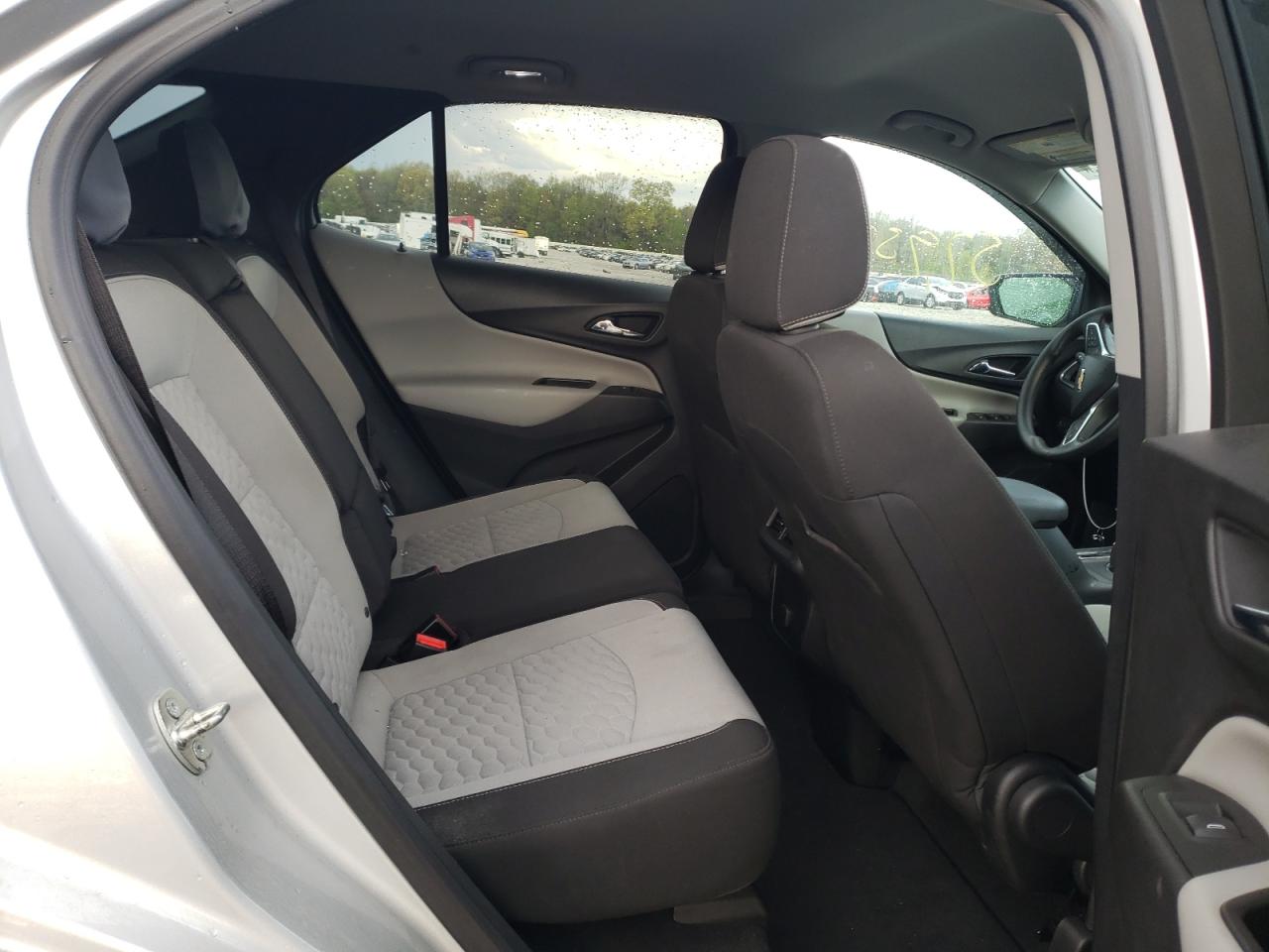 Photo 6 from auction – 2018 CHEVROLET EQUINOX LT with VIN 3GNAXJEV4JS502098