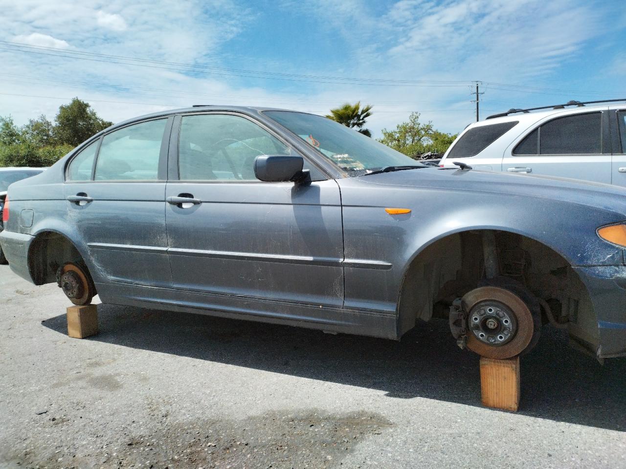 Photo 9 from auction – 2002 BMW 325 XI with VIN WBAEU33472PF69710