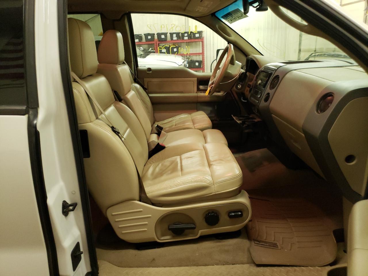 Photo 5 from auction – 2004 FORD F150 with VIN 1FTPX14554FA05963