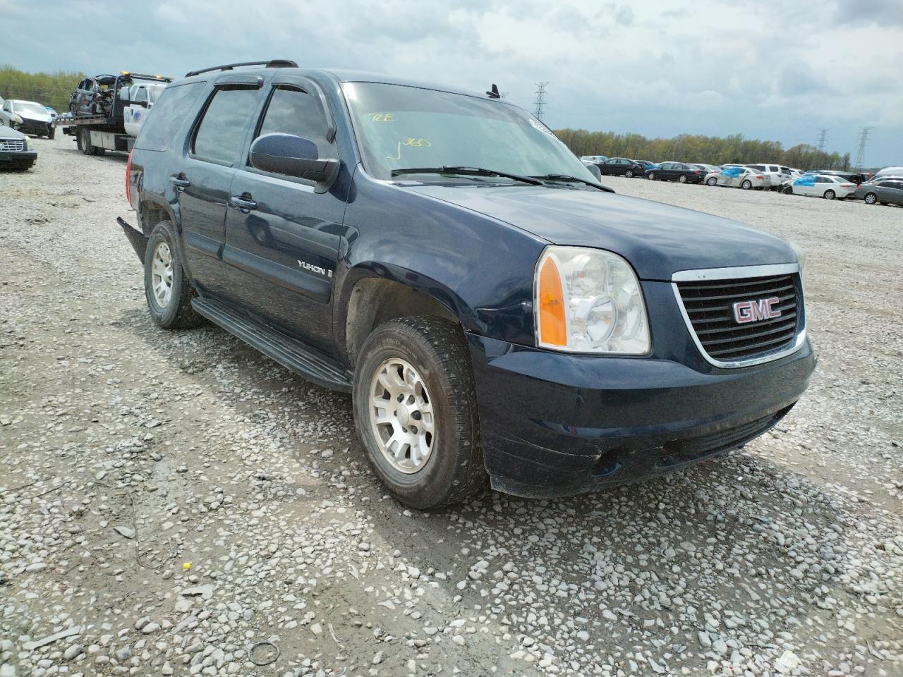 GMC YUKON 2007 with VIN 1GKFC13C07R260387 - Photo from auction