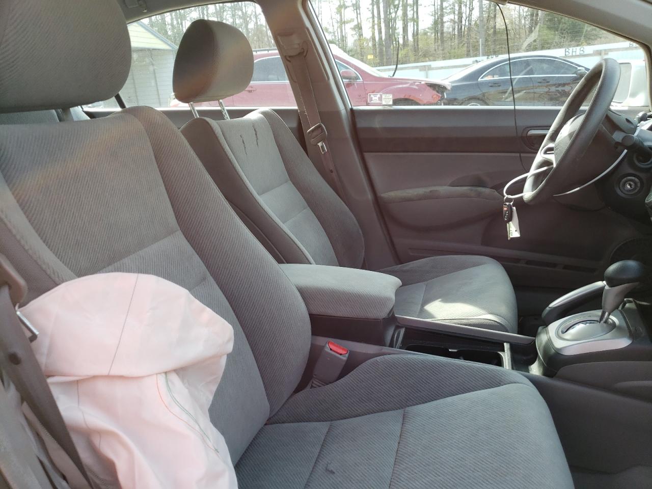 Photo 5 from auction – 2010 HONDA CIVIC LX with VIN 19XFA1F52AE075484