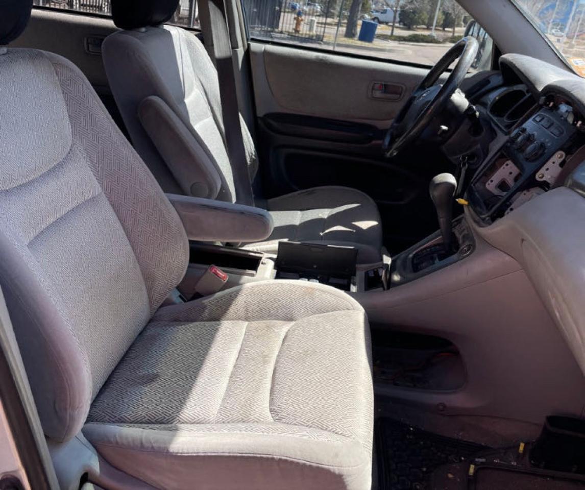 Foto 5 de la subasta – 2003 TOYOTA HIGHLANDER con VIN JTEHF21A430130920