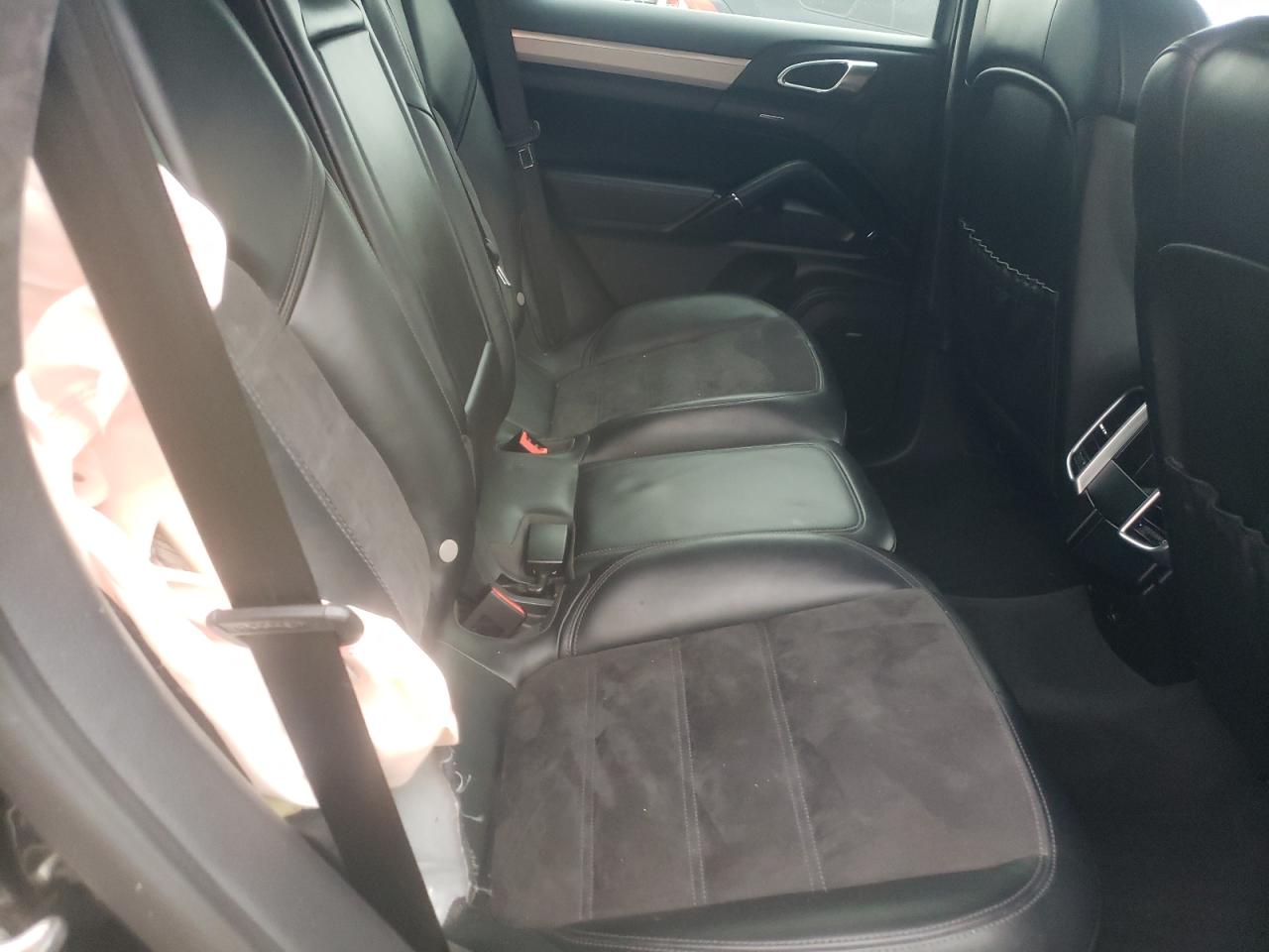 Photo 6 from auction – 2013 PORSCHE CAYENNE GT with VIN WP1AD2A27DLA75138