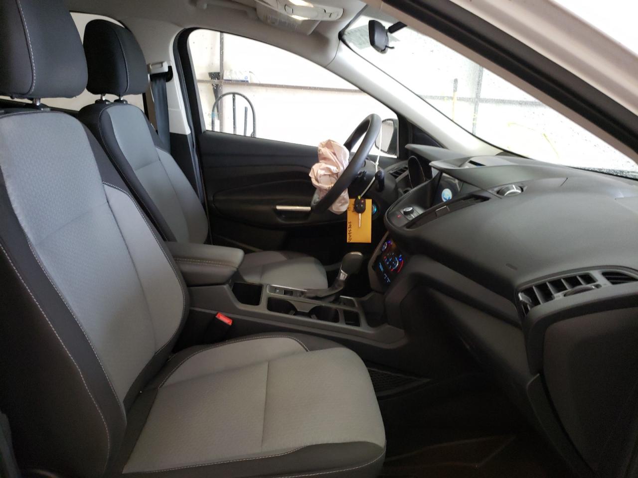 Photo 5 from auction – 2017 FORD ESCAPE SE with VIN 1FMCU0GDXHUE70904
