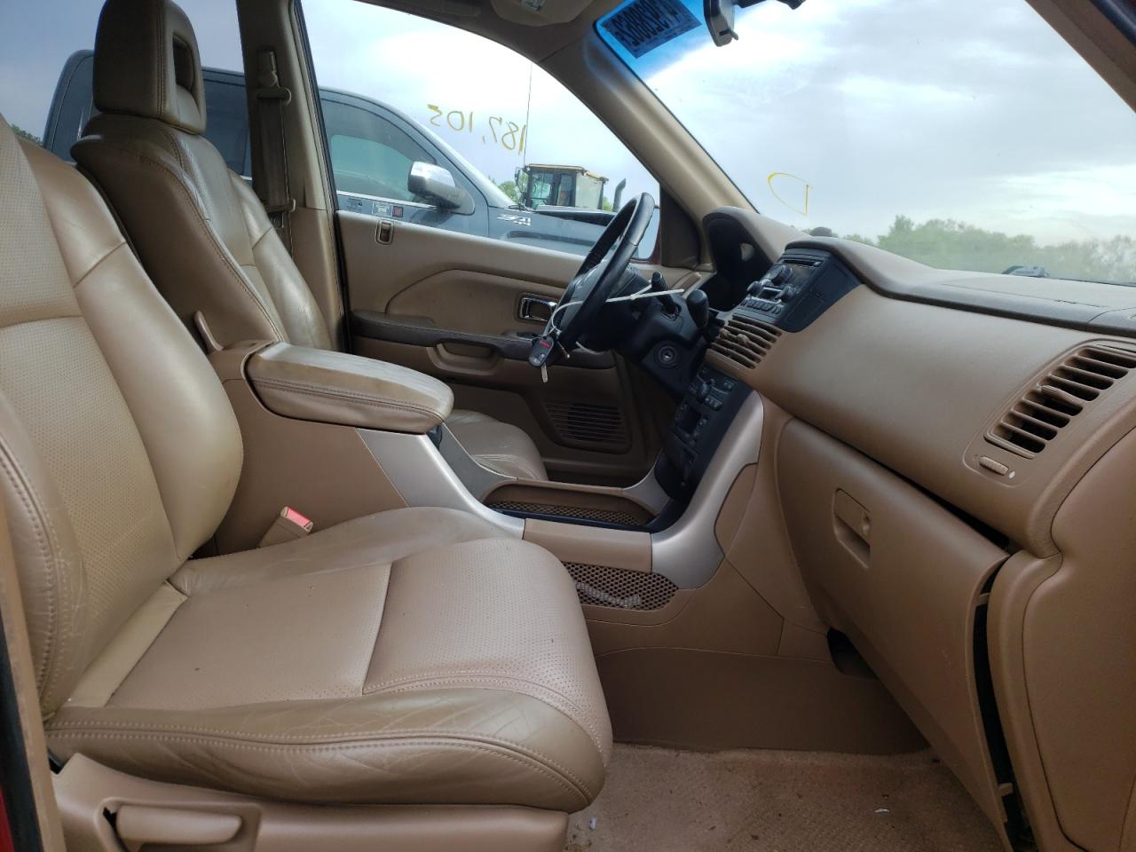 Photo 5 from auction – 2004 HONDA PILOT EXL with VIN 5FNYF18574B006604