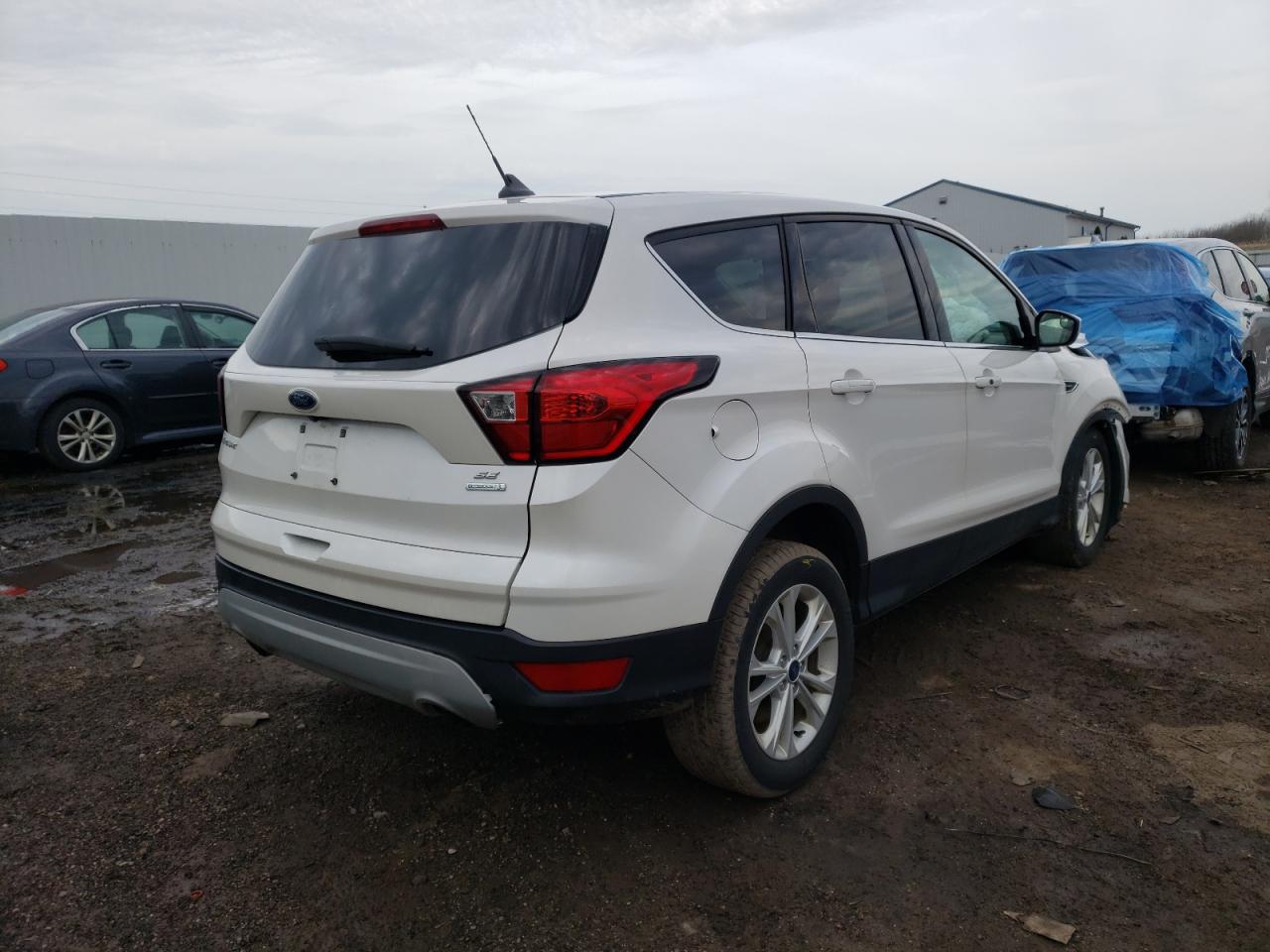 Photo 4 from auction – 2019 FORD ESCAPE SE with VIN 1FMCU0GD2KUC22475