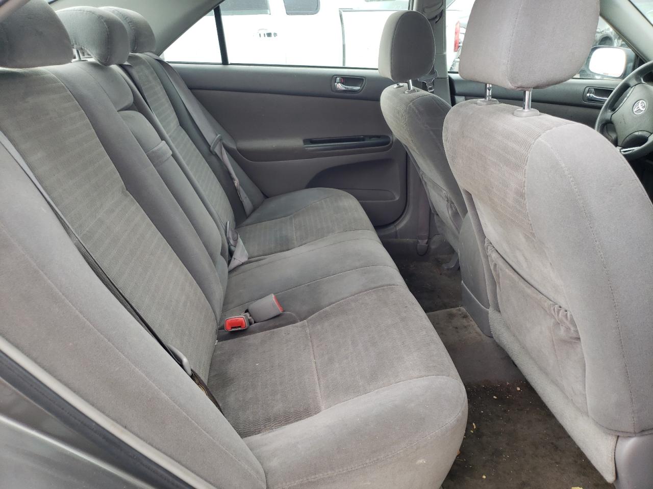 Photo 6 from auction – 2005 TOYOTA CAMRY LE with VIN 4T1BE32K45U598275