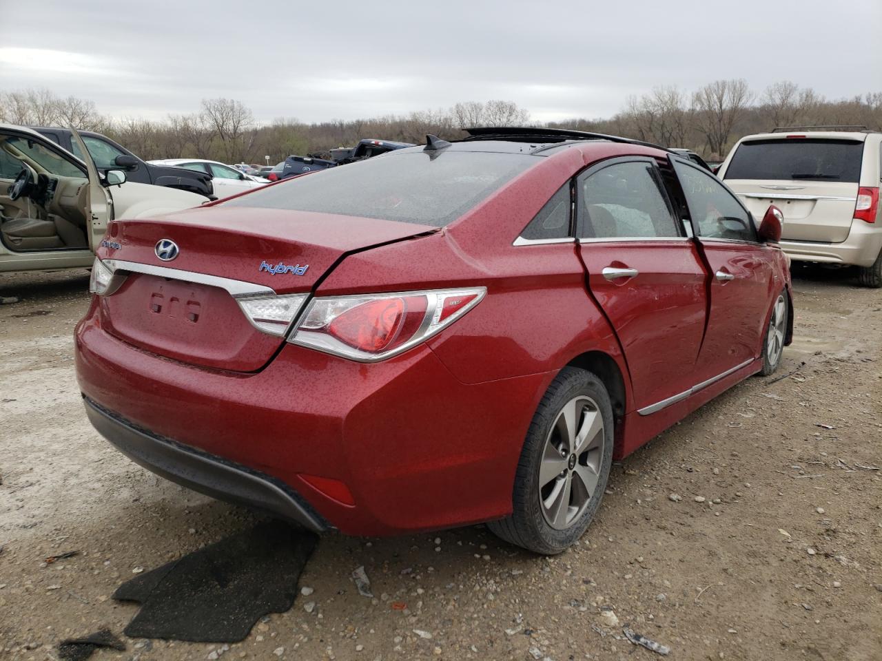 Photo 4 from auction – 2012 HYUNDAI SONATA HYB with VIN KMHEC4A45CA054779