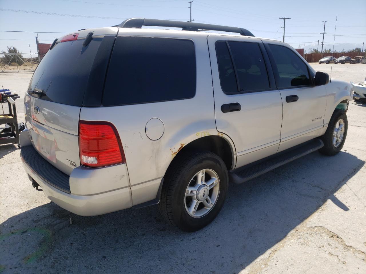Photo 4 from auction – 2005 FORD EXPLORER X with VIN 1FMZU73K25UA81306