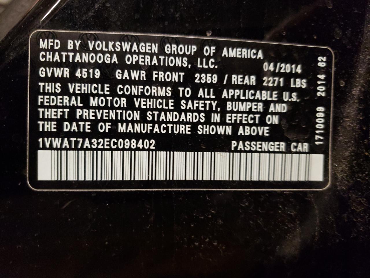 Photo 10 from auction – 2014 VOLKSWAGEN PASSAT S with VIN 1VWAT7A32EC098402