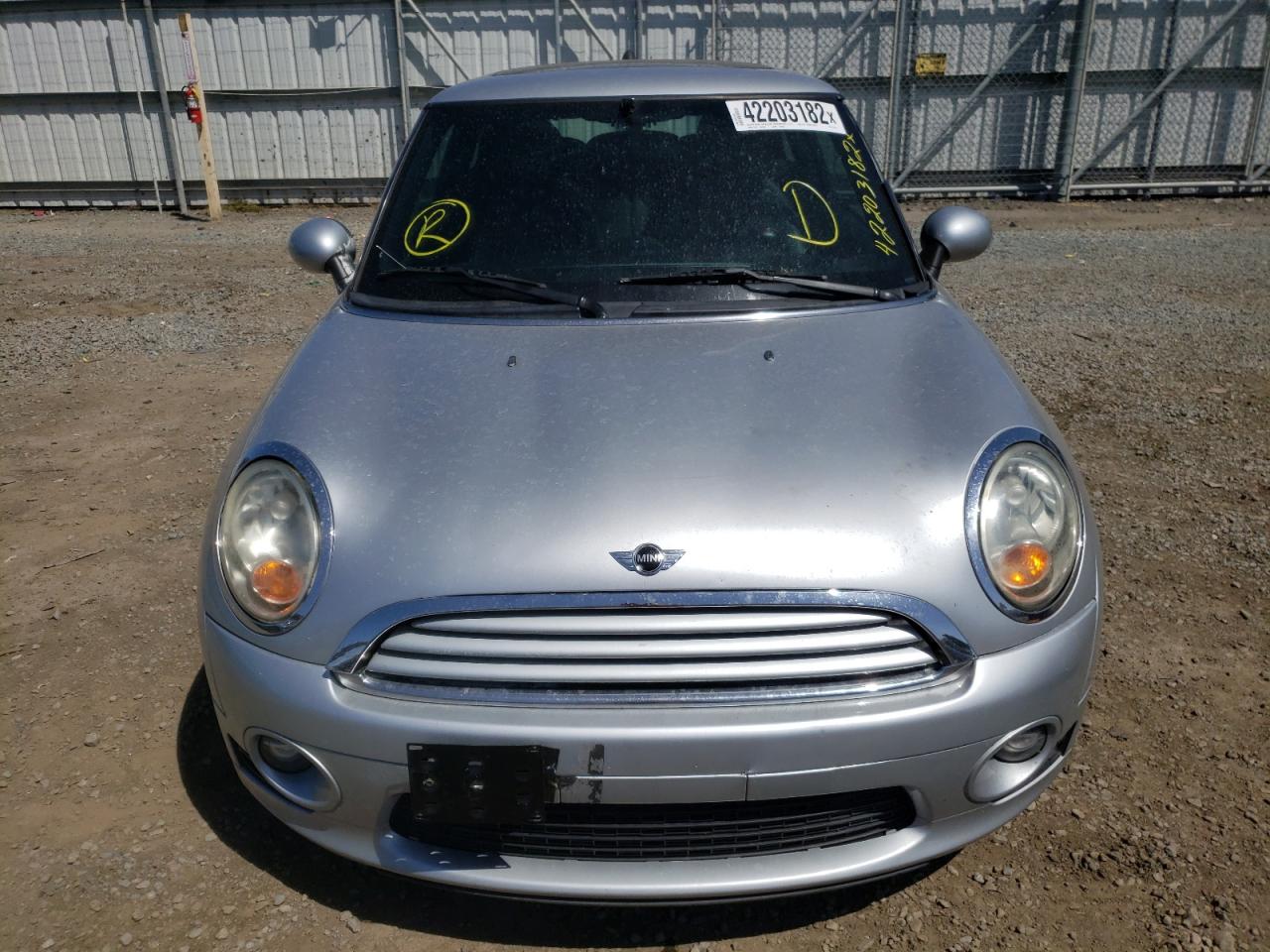 Photo 9 from auction – 2010 MINI COOPER with VIN WMWMF3C52ATZ27135