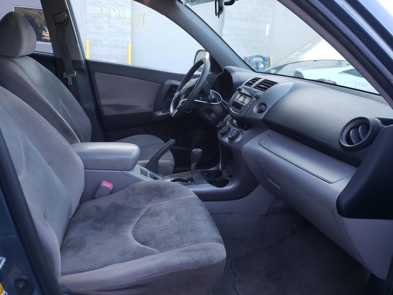 Photo 5 from auction – 2006 TOYOTA RAV4 with VIN JTMZD35V565028342
