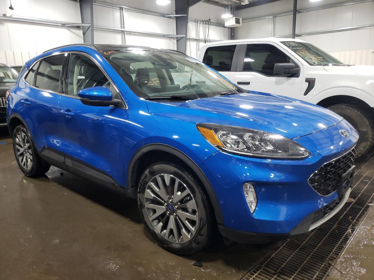 Photo 1 from auction – 2020 FORD ESCAPE TIT with VIN 1FMCU9J97LUB05016