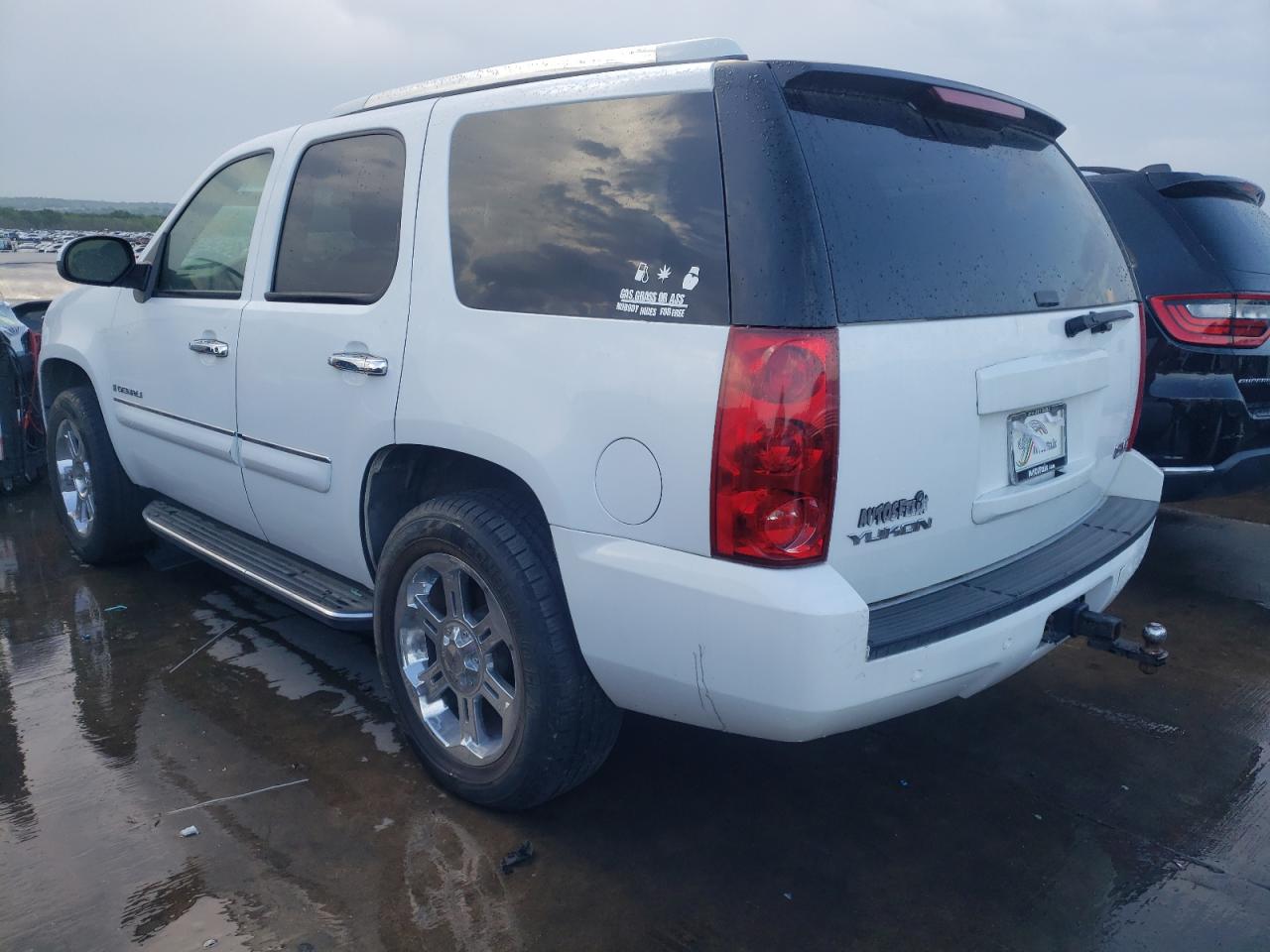 Photo 3 from auction – 2007 GMC YUKON DENA with VIN 1GKFK638X7J141708