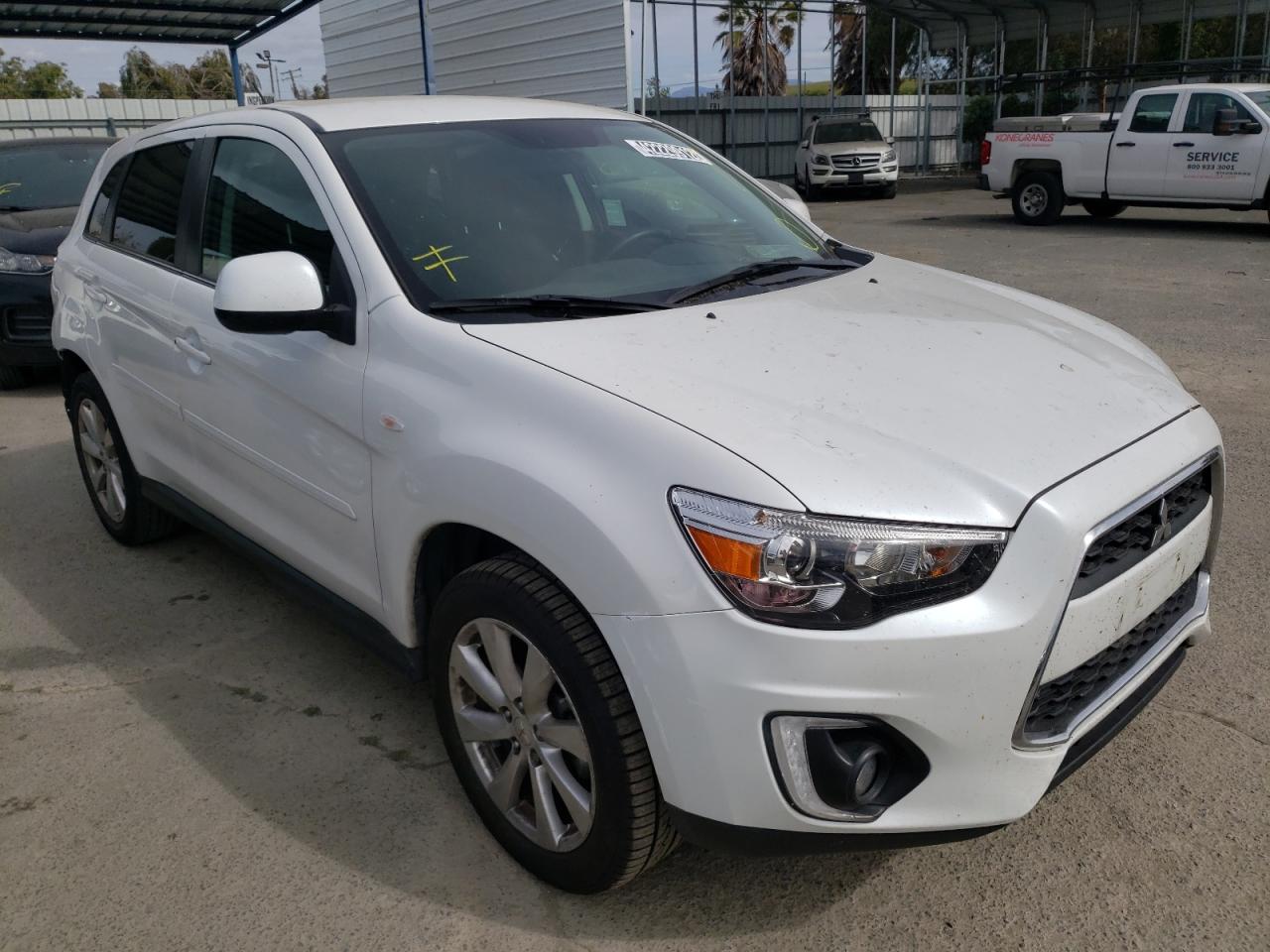 MITSUBISHI OUTLANDER 2015 with VIN 4A4AP4AU9FE044673 - Photo from auction