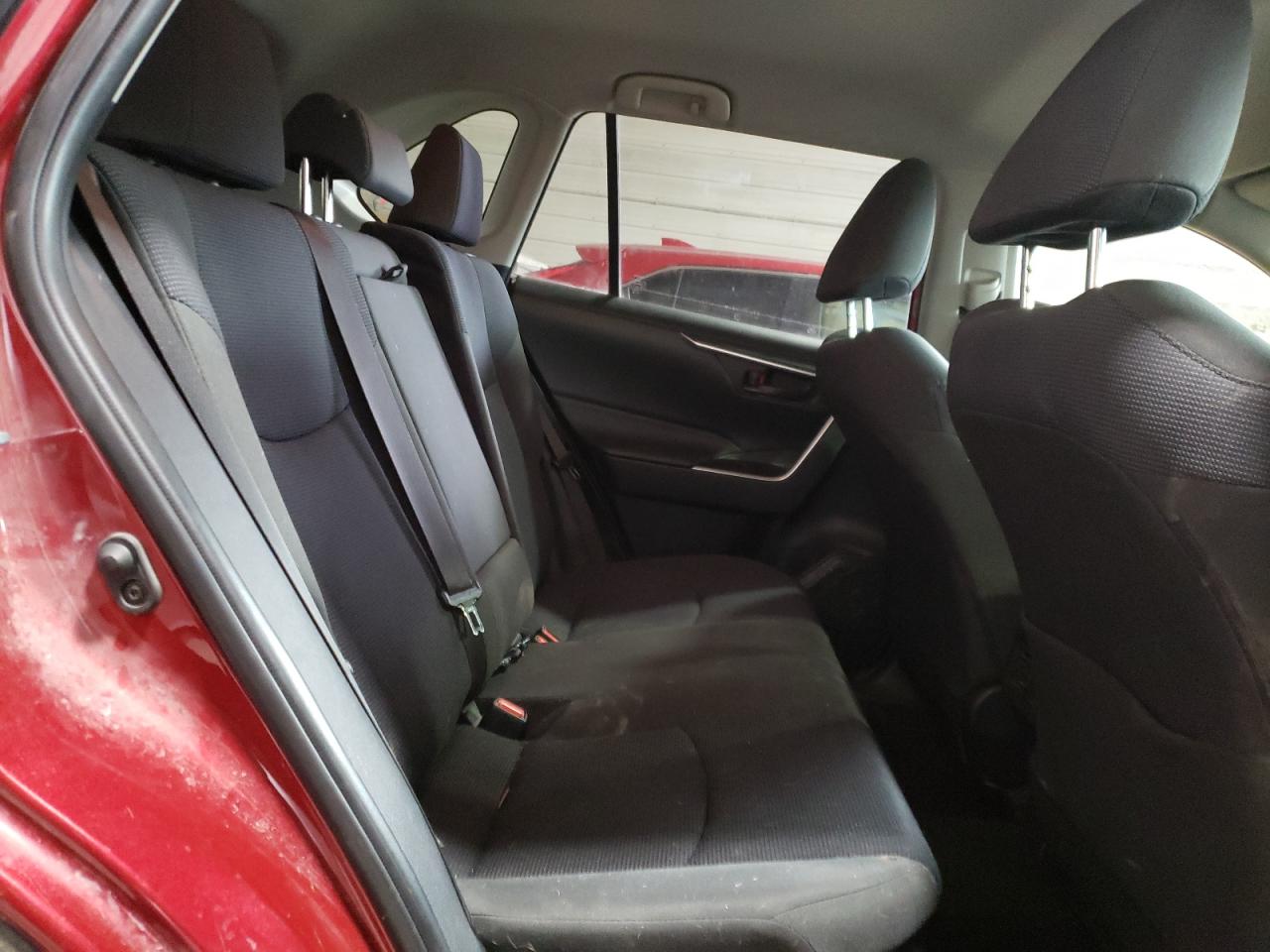 Photo 6 from auction – 2019 TOYOTA RAV4 LE with VIN JTMLWRFV5KD023143