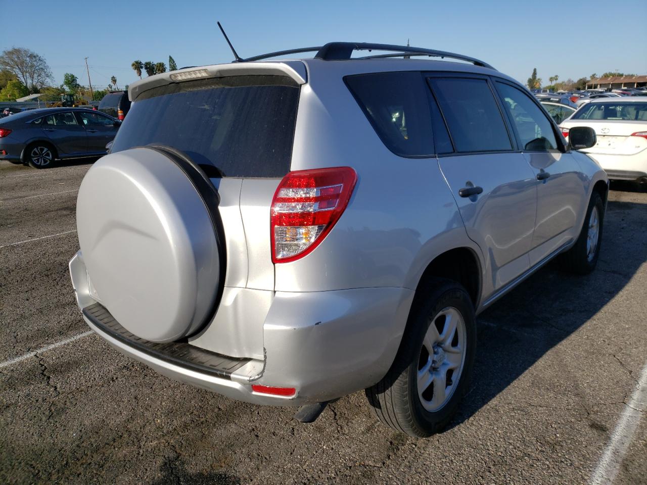 Photo 4 from auction – 2010 TOYOTA RAV4 with VIN JTMZF4DV3AD029246