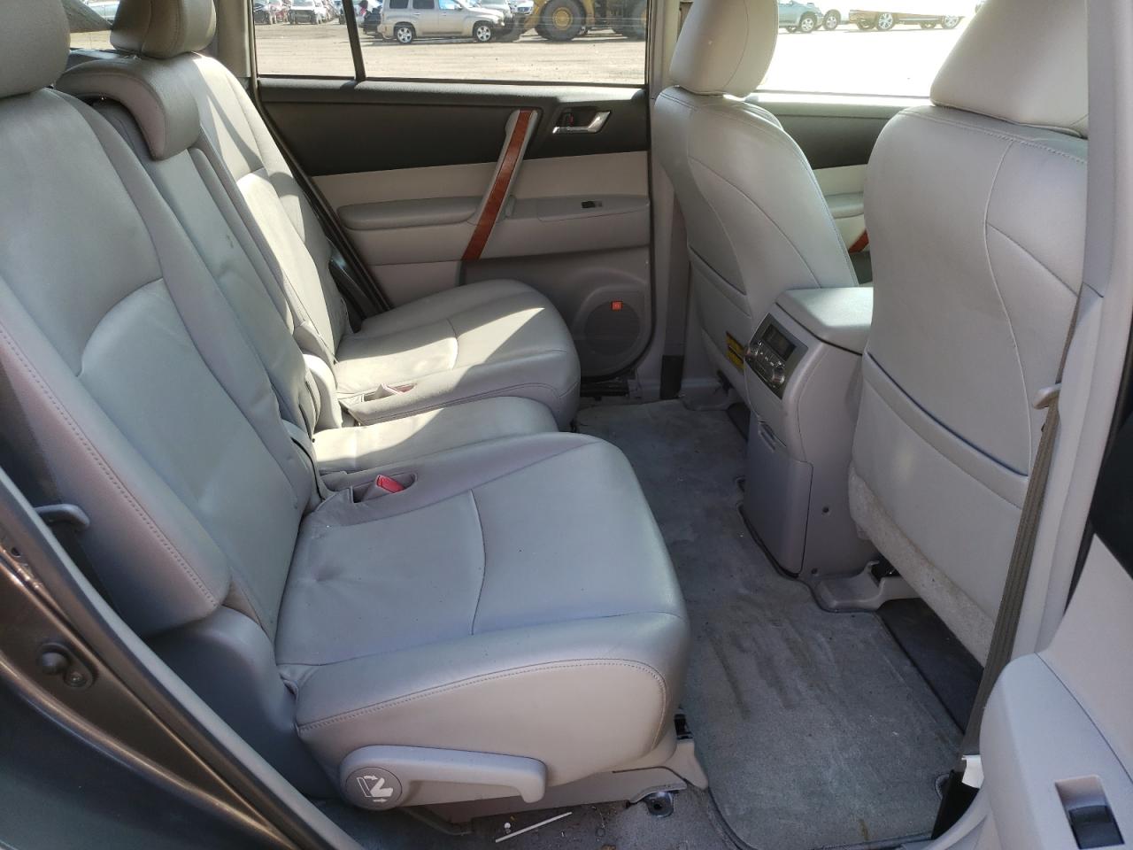 Photo 6 from auction – 2008 TOYOTA HIGHLANDER with VIN JTEES42A082108711