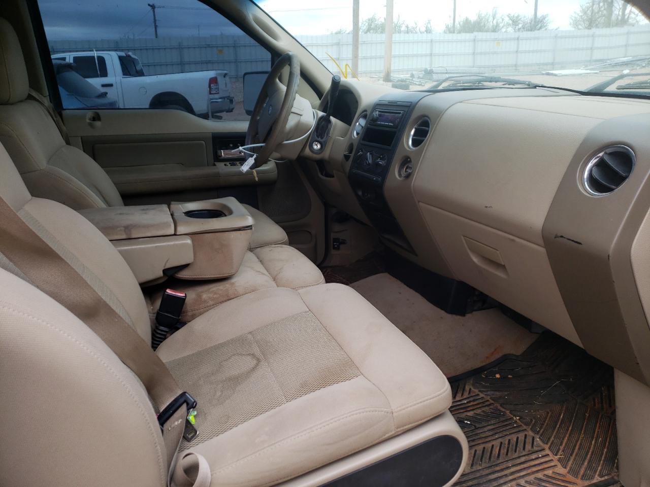 Photo 5 from auction – 2006 FORD F150 with VIN 1FTRX12W26NA51683