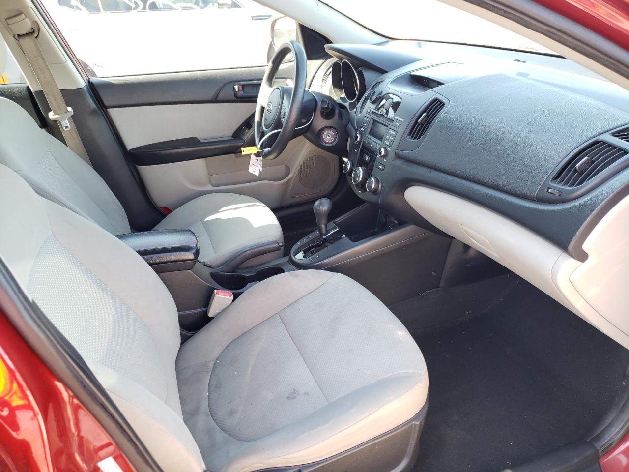 Photo 5 from auction – 2010 KIA FORTE EX with VIN KNAFU4A25A5200069