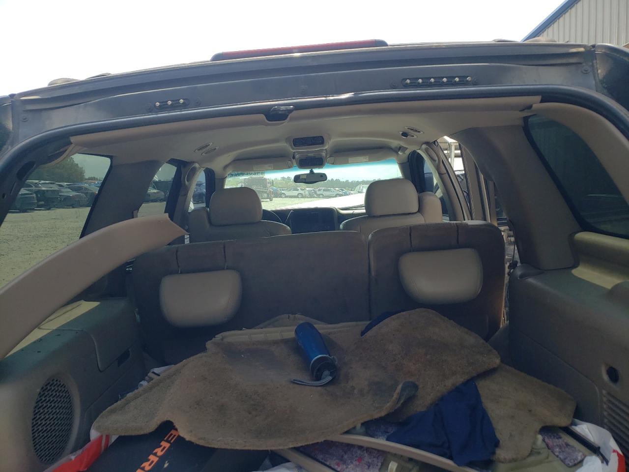 Photo 9 from auction – 2002 CHEVROLET TAHOE with VIN 1GNEK13Z32R200215