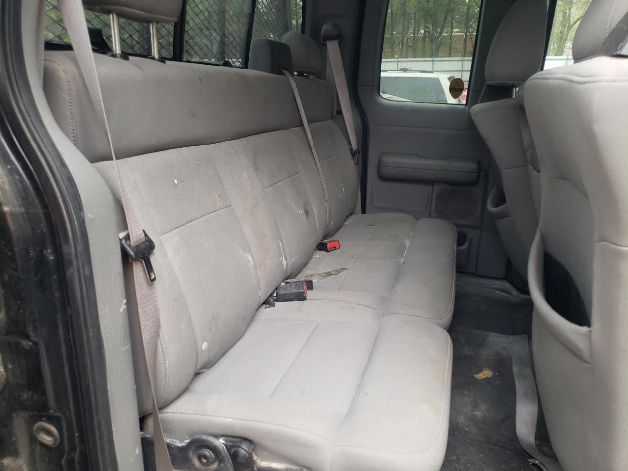 Photo 5 from auction – 2005 FORD F150 with VIN 1FTRX14W15FA58324