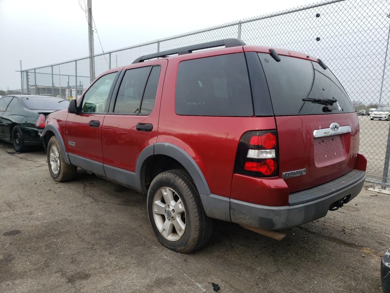 Zdjęcie 3 z aukcji – 2006 FORD EXPLORER X z VIN 1FMEU73EX6UB15230