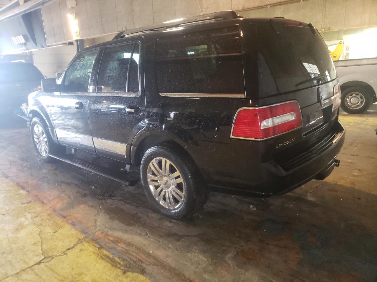 Photo 3 from auction – 2009 LINCOLN NAVIGATOR with VIN 5LMFU285X9LJ00542