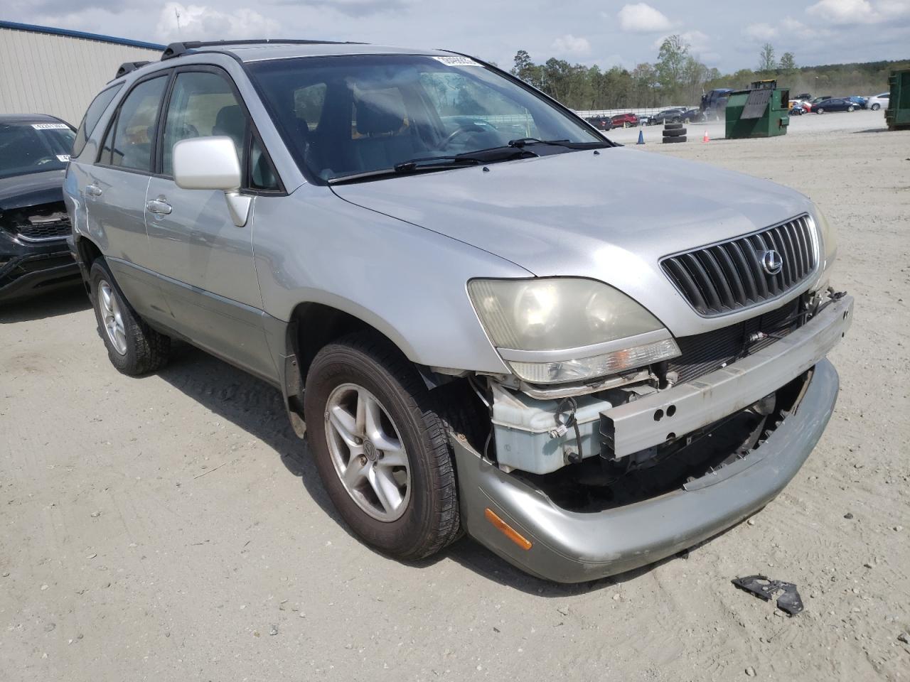 LEXUS RX 300 2000 with VIN JT6HF10U5Y0136105 - Photo from auction
