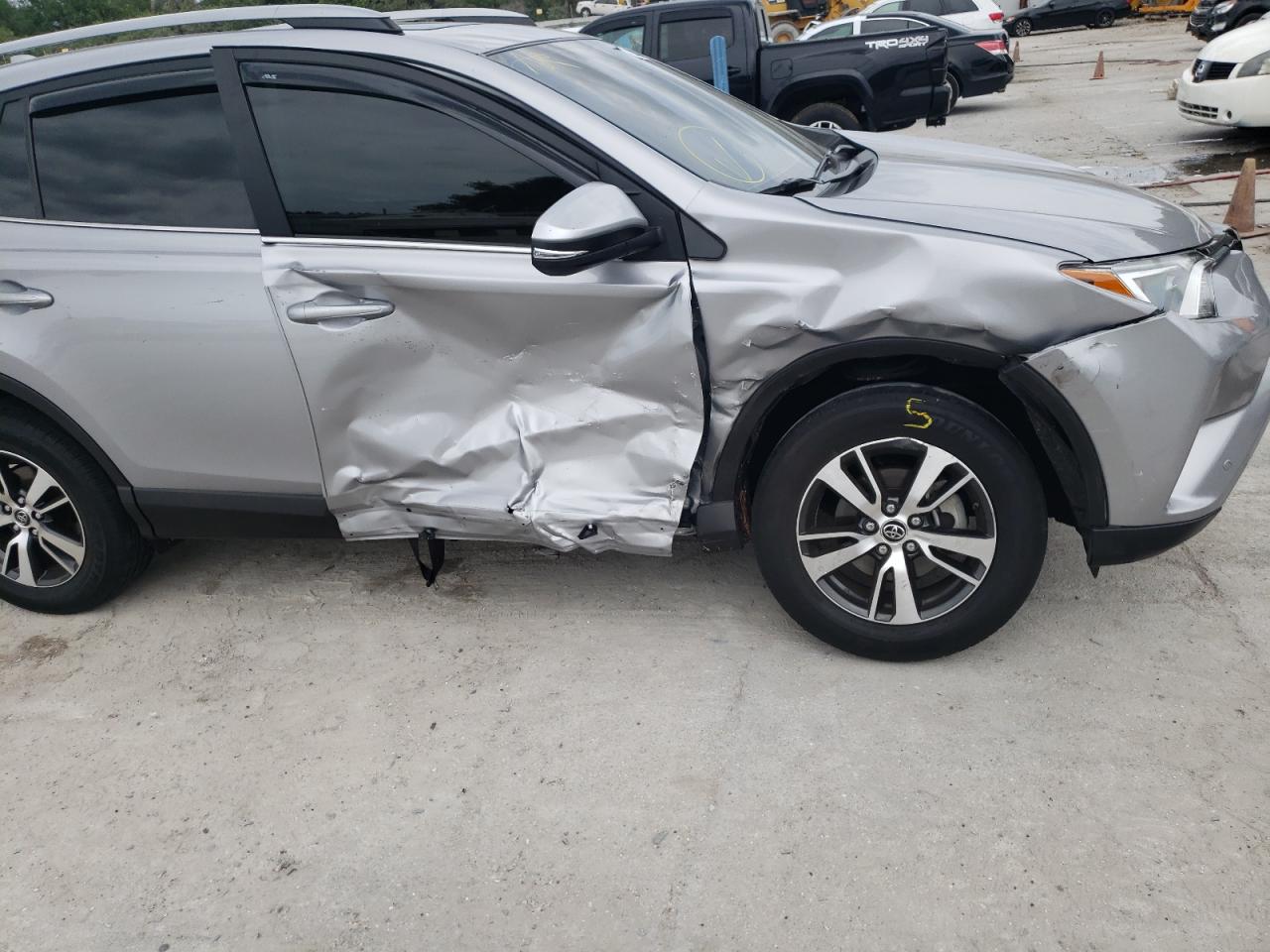Photo 9 from auction – 2018 TOYOTA RAV4 ADVEN with VIN JTMWFREV2JD115727