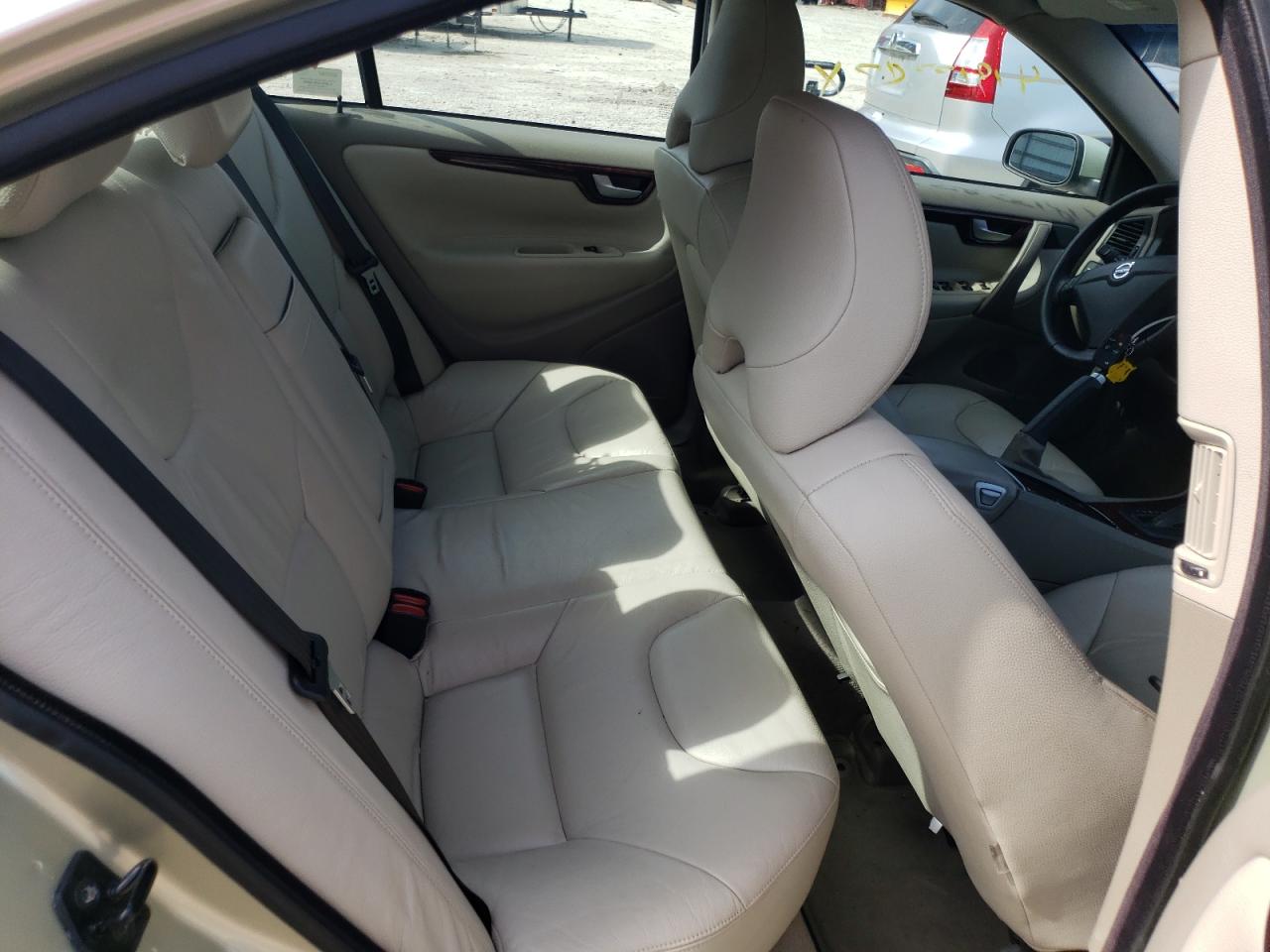 Photo 6 from auction – 2005 VOLVO S60 2.5T with VIN YV1RH592052483965