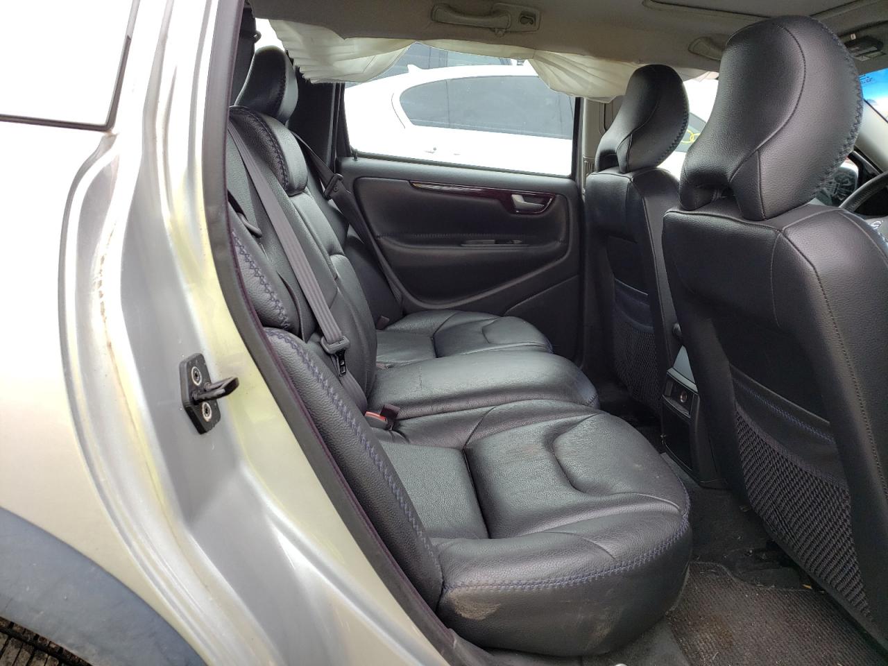 Photo 6 from auction – 2004 VOLVO XC70 with VIN YV1SZ59H441133133