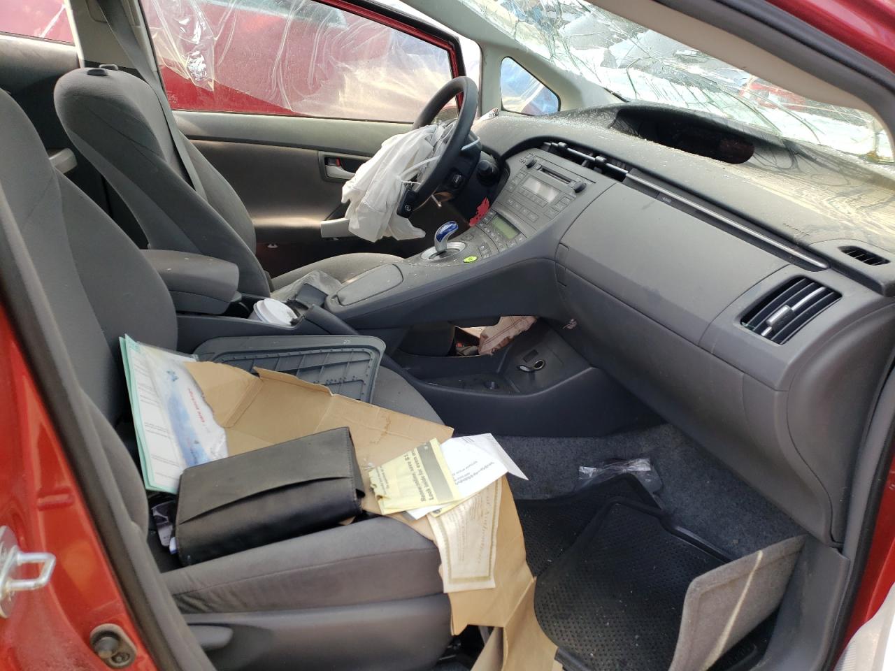 Photo 5 from auction – 2011 TOYOTA PRIUS with VIN JTDKN3DU4B0321101