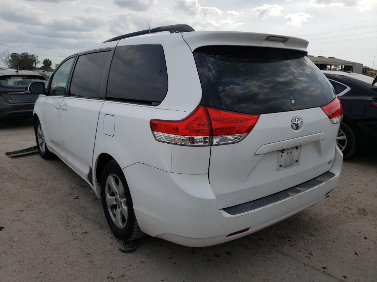 Photo 3 from auction – 2011 TOYOTA SIENNA LE with VIN 5TDKK3DC9BS097143