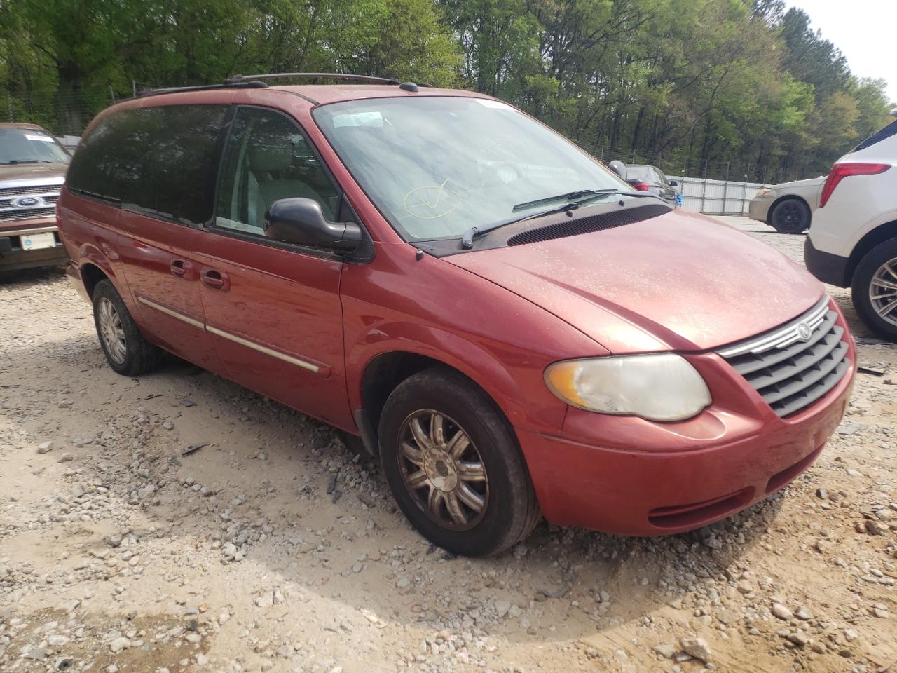 CHRYSLER TOWN & COU 2005 with VIN 2C4GP54L45R444443 - Photo from auction