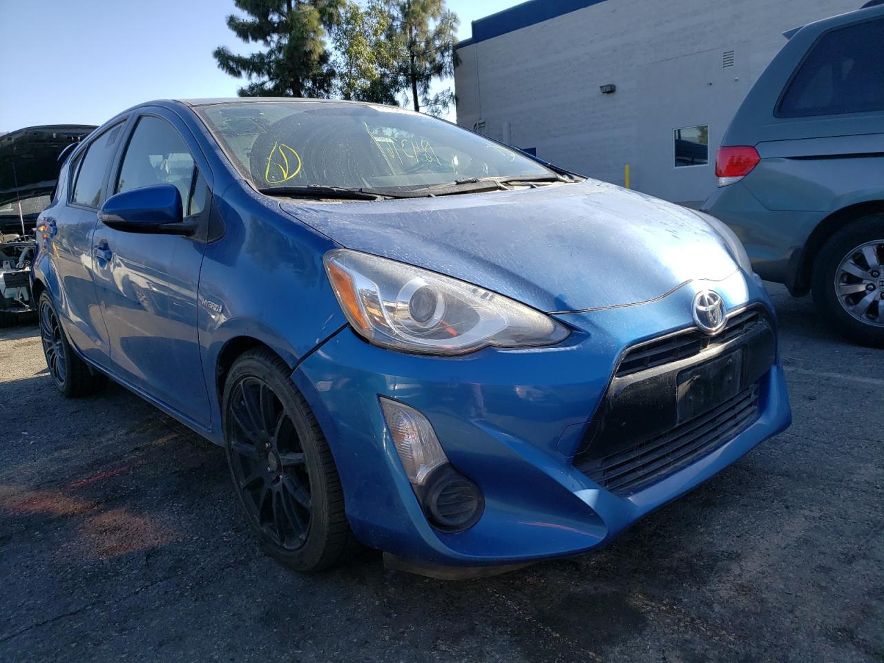 Photo 1 from auction – 2015 TOYOTA PRIUS C with VIN JTDKDTB34F1107206